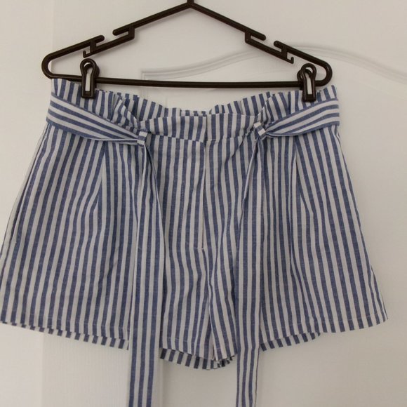 New Love Tree Chambray High Rise Paper Bag Shorts w/ Pockets L Large Blue White - Picture 3 of 9